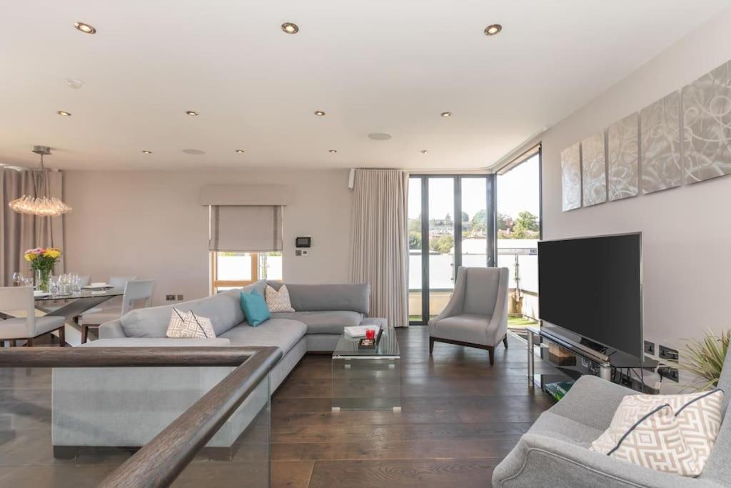 Stylish Penthouse Apartment With Hot Tub Bath Exteriér fotografie